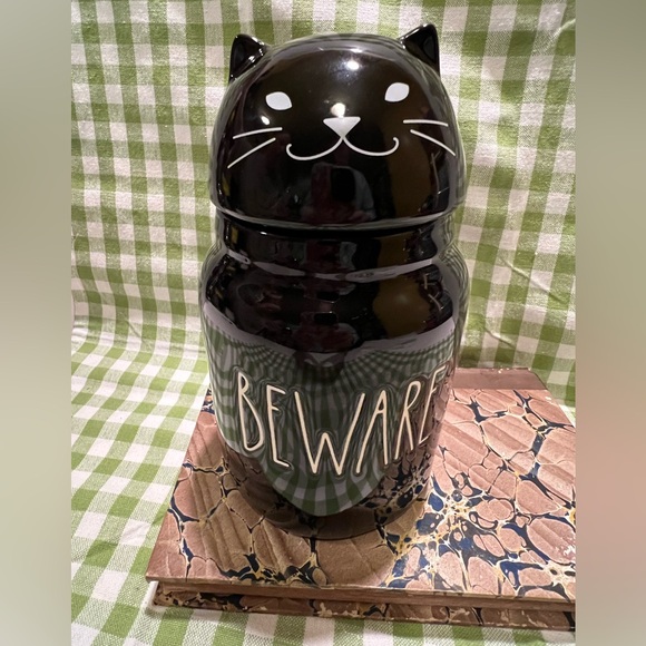 NWT RAE DUNN CAT “BEWARE” STORAGE CANNISTER. - Picture 1 of 6